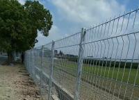 為什么現(xiàn)貨鍍鋅護(hù)欄網(wǎng)要增加兩個(gè)加強(qiáng)折彎？