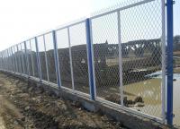 框架護欄網(wǎng)用不用離地10公分？