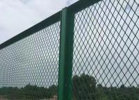 護欄網(wǎng)片除了用金屬絲焊接編織的還有別的嗎？